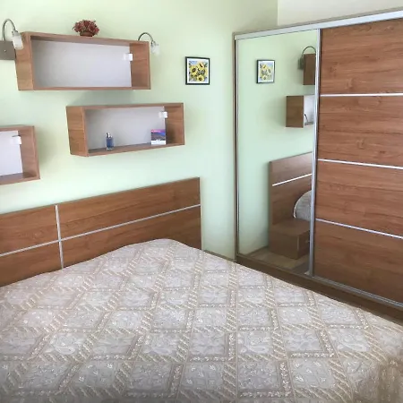 Апартаменты Marina Holiday Club Apartment