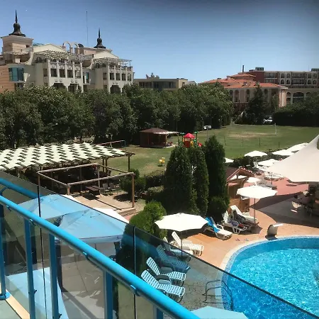 Marina Holiday Club Apartment Апартаменты *